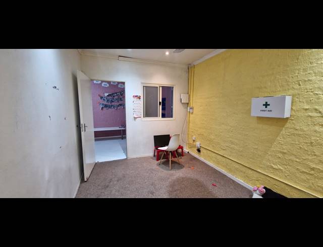 400M² BUILDING TO LET IN CITY & SUBURBAN